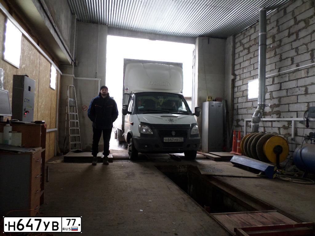 Фото автомобиля GAZ 3302 GAZEL, 2013 — госномер Н647УВ77. Цвет: Белый