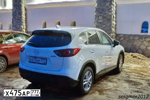 Фото автомобиля MAZDA CX-5, 2013 — госномер Х475АР777. Цвет: БЕЛЫЙ