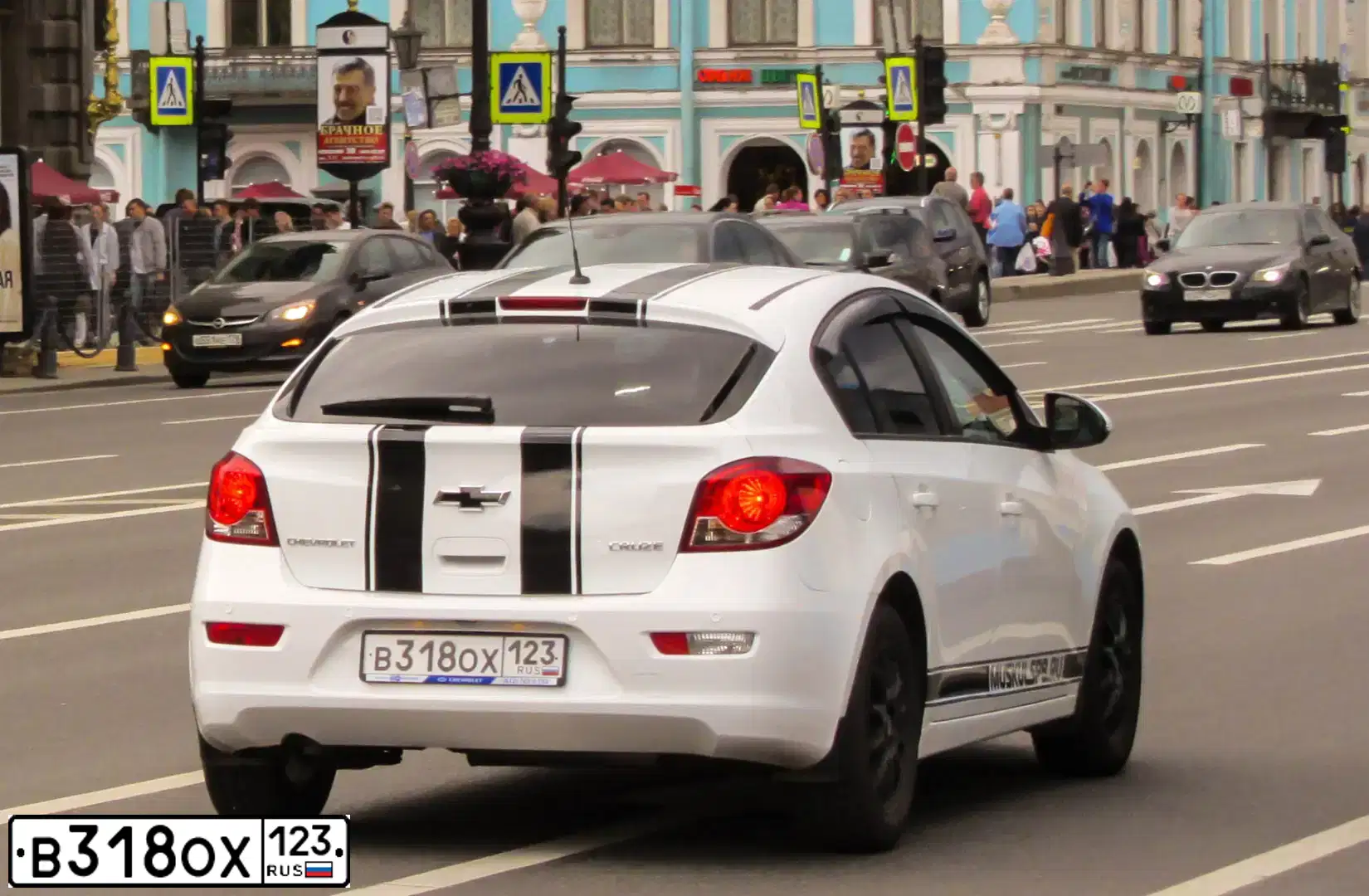 Фото автомобиля CHEVROLET CRUZE, 2014 — госномер В318ОХ123. Цвет: Белый