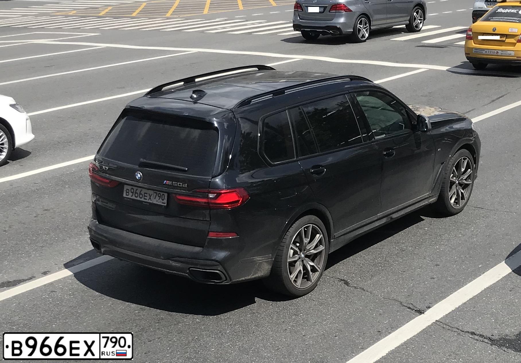 Фото автомобиля BMW X7, 2020 — госномер В966ЕХ790. Цвет: ЧЕРНЫЙ