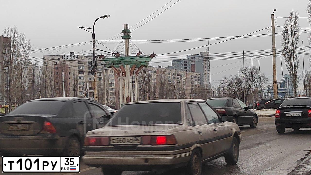 Фото автомобиля LADA 2172 PRIORA, 2008 — госномер О333СО35. Цвет: средний серо-зеленый металлик