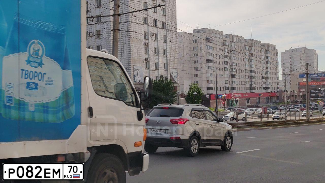 Фото автомобиля HYUNDAI CRETA, 2020 — госномер Р082ЕМ70. Цвет: СЕРЫЙ