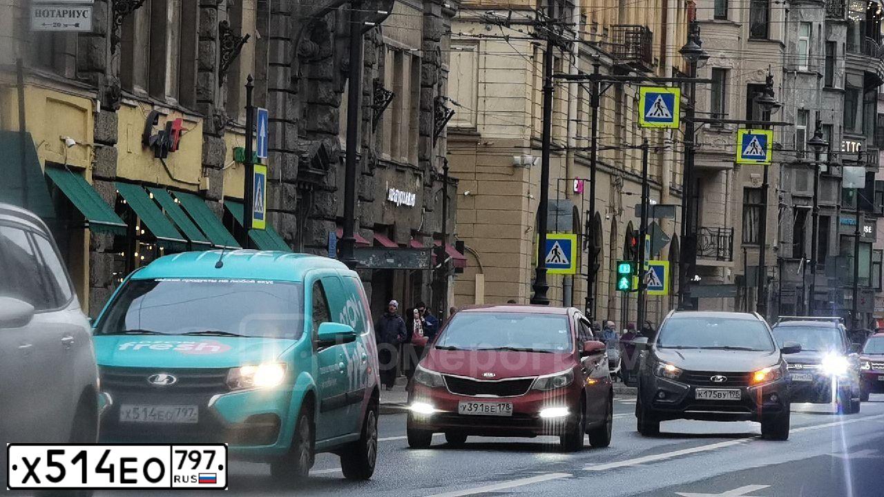 Фото автомобиля LADA LARGUS, 2021 — госномер М230УВ95