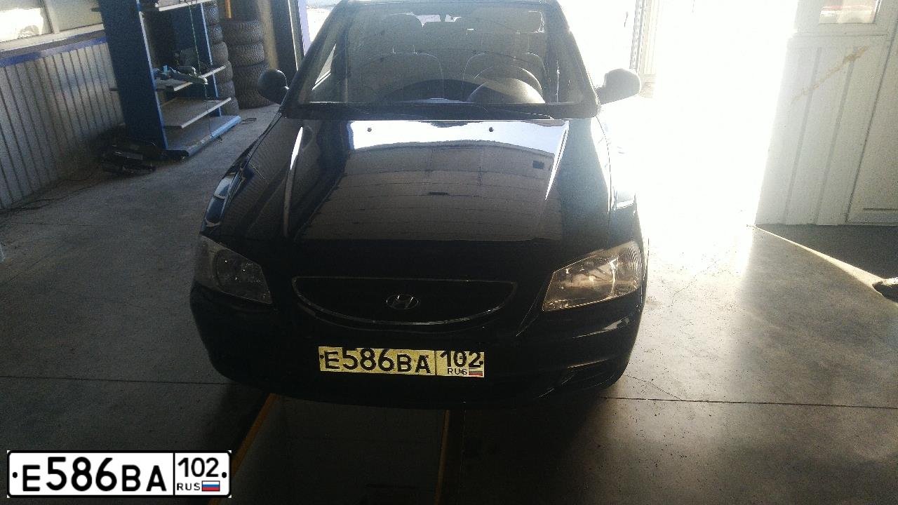 Фото автомобиля TAGAZ ACCENT, 2007 — госномер Е586ВА102. Цвет: СИНИЙ
