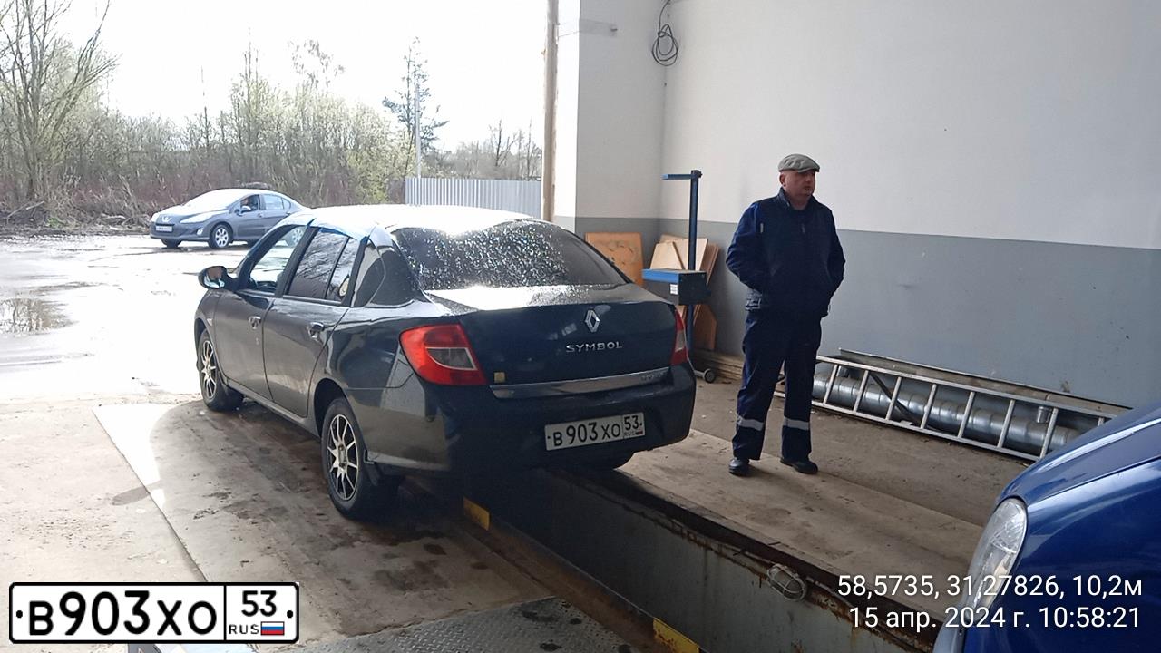 Фото автомобиля RENAULT SYMBOL, 2008 — госномер В903ХО53. Цвет: ЧЕРНЫЙ