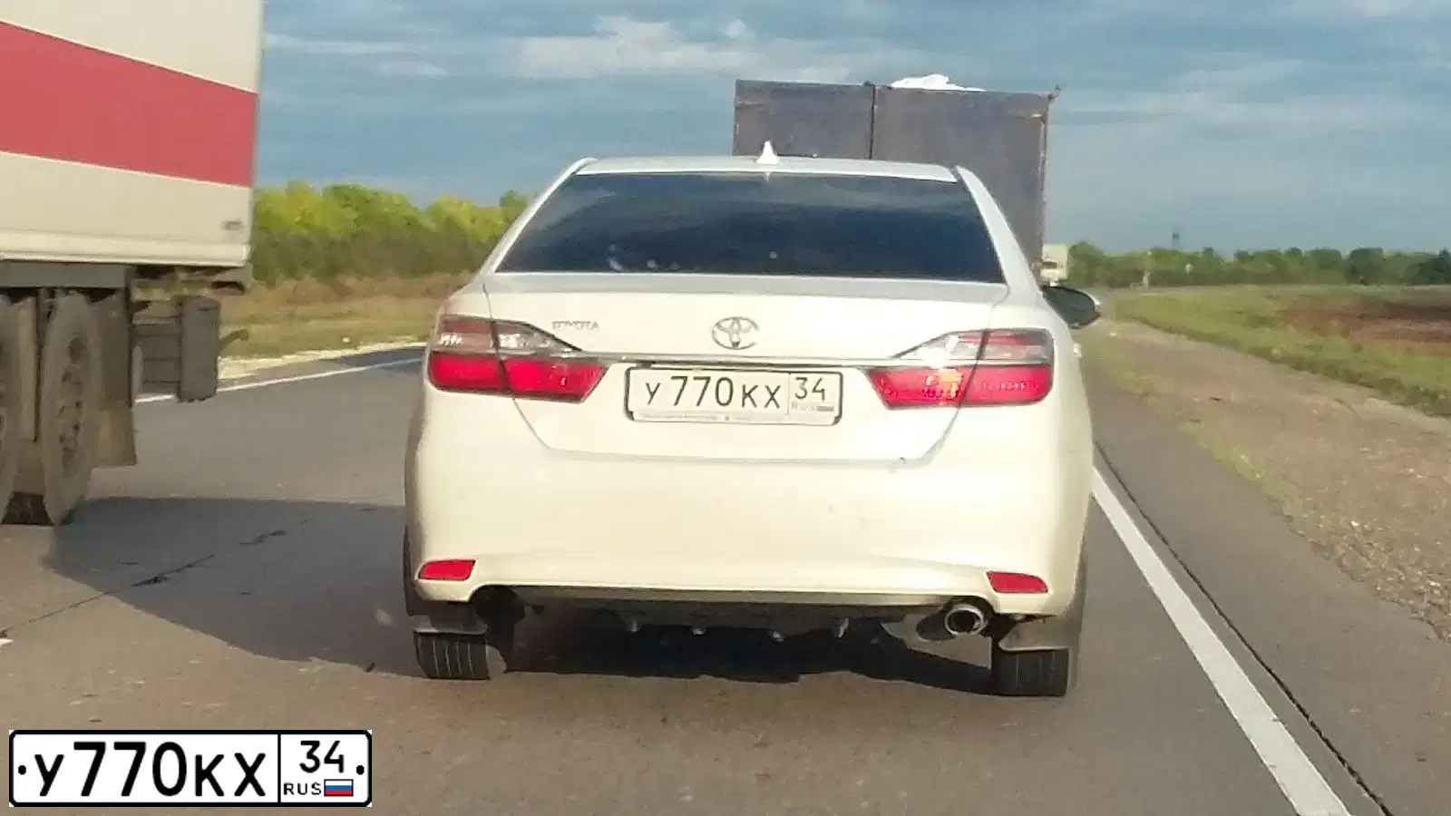 Фото автомобиля PEUGEOT 406, 2004 — госномер Е293ВН550. Цвет: СЕРЫЙ