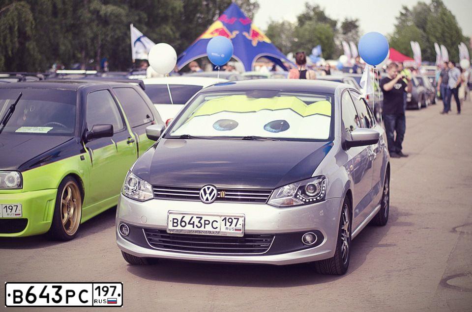 Фото автомобиля VOLKSWAGEN POLO, 2011 — госномер В643РС197. Цвет: СЕРЕБРИСТЫЙ ЧЕРНЫЙ