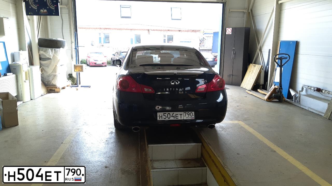 Фото автомобиля INFINITI G, 2010 — госномер К007КН98. Цвет: ЧЕРНЫЙ