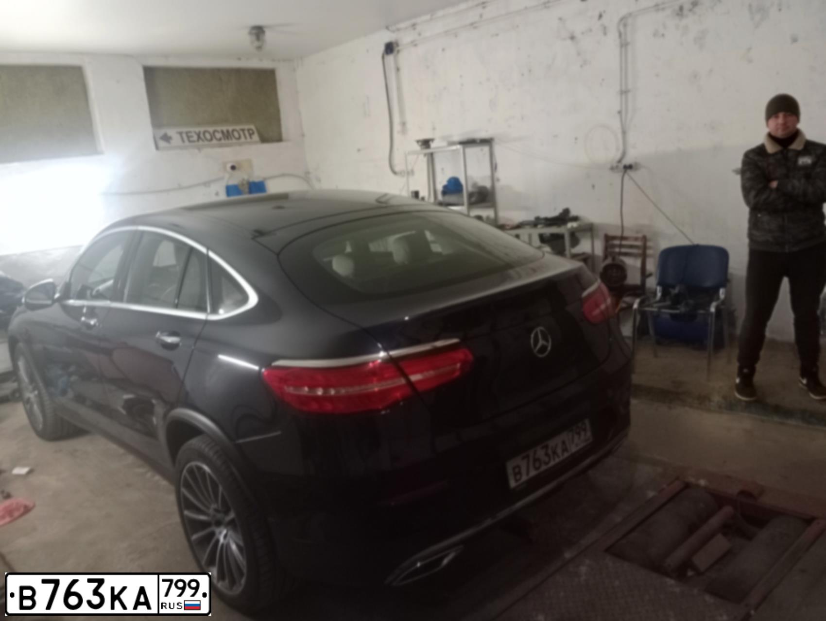 Фото автомобиля MERCEDES GLC-KLASSE, 2018 — госномер Т501ЕК977. Цвет: синий