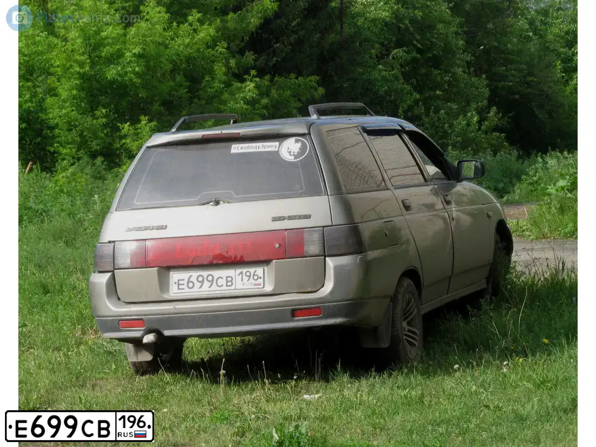Фото автомобиля LADA 2111, 2001 — госномер Е699СВ196. Цвет: СЕРО-ЗЕЛЕНЫЙ