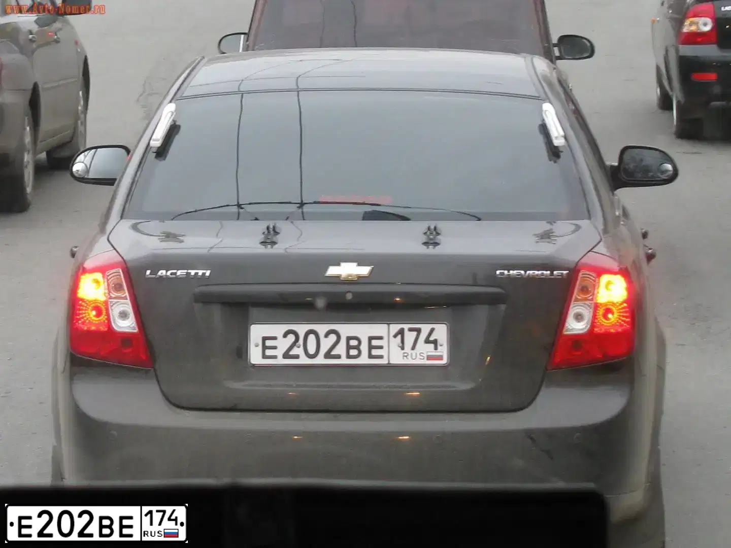 Фото автомобиля HYUNDAI CRETA, 2018 — госномер Е202ВЕ174. Цвет: БЕЛЫЙ