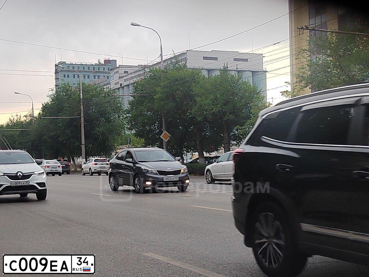 Фото автомобиля LADA 2114, 2011 — госномер С709НН761. Цвет: СВЕТЛО СЕРЕБРИСТЫЙ МЕТАЛЛ