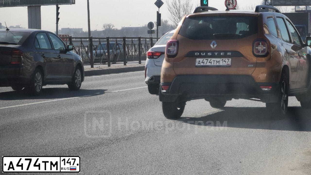 Фото автомобиля RENAULT DUSTER, 2022 — госномер Е865РЕ147. Цвет: Оранжевый