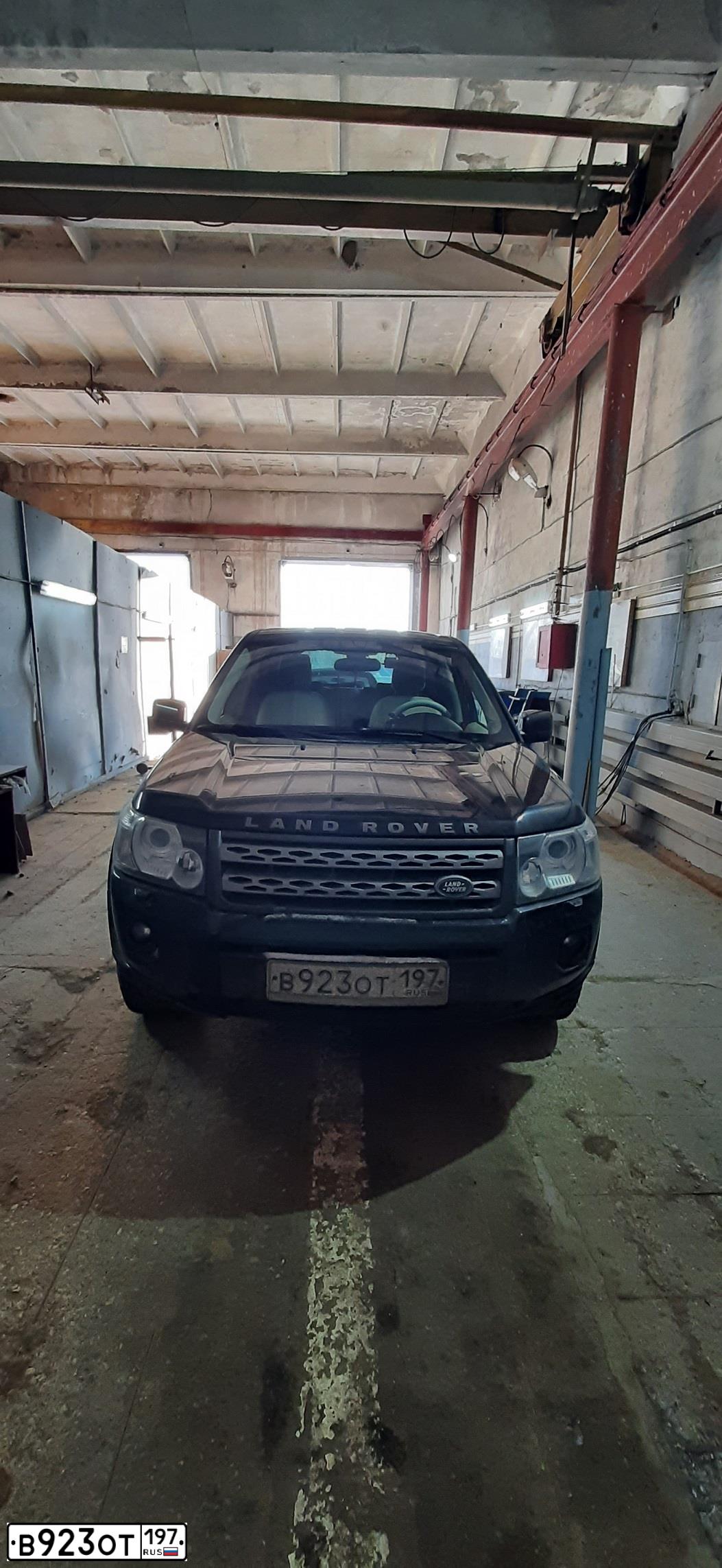 Фото автомобиля LANDROVER FREELANDER, 2011 — госномер В923ОТ197. Цвет: ЧЕРНЫЙ