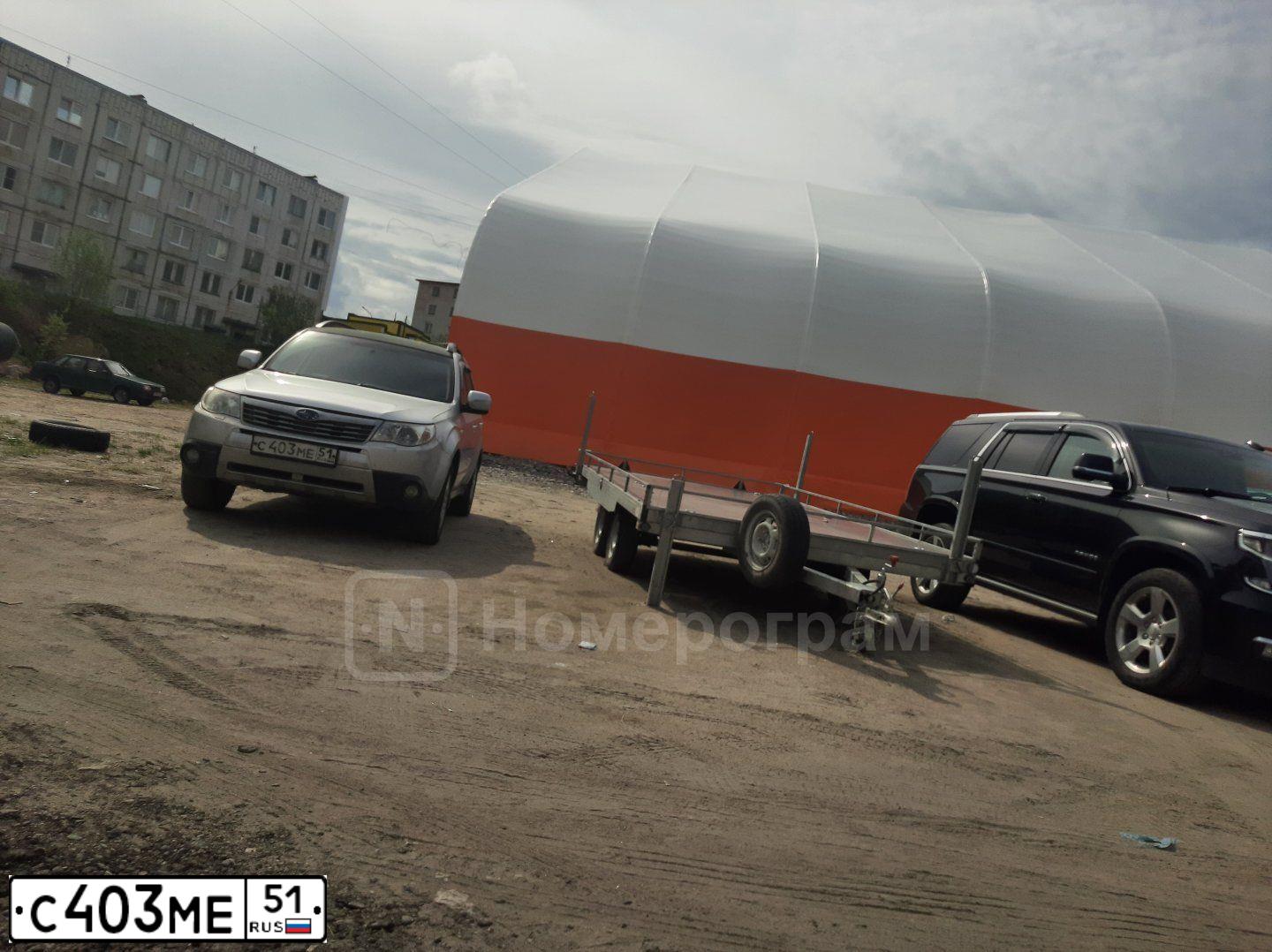 Фото автомобиля SUBARU FORESTER, 2008 — госномер С403МЕ51. Цвет: Серебристый