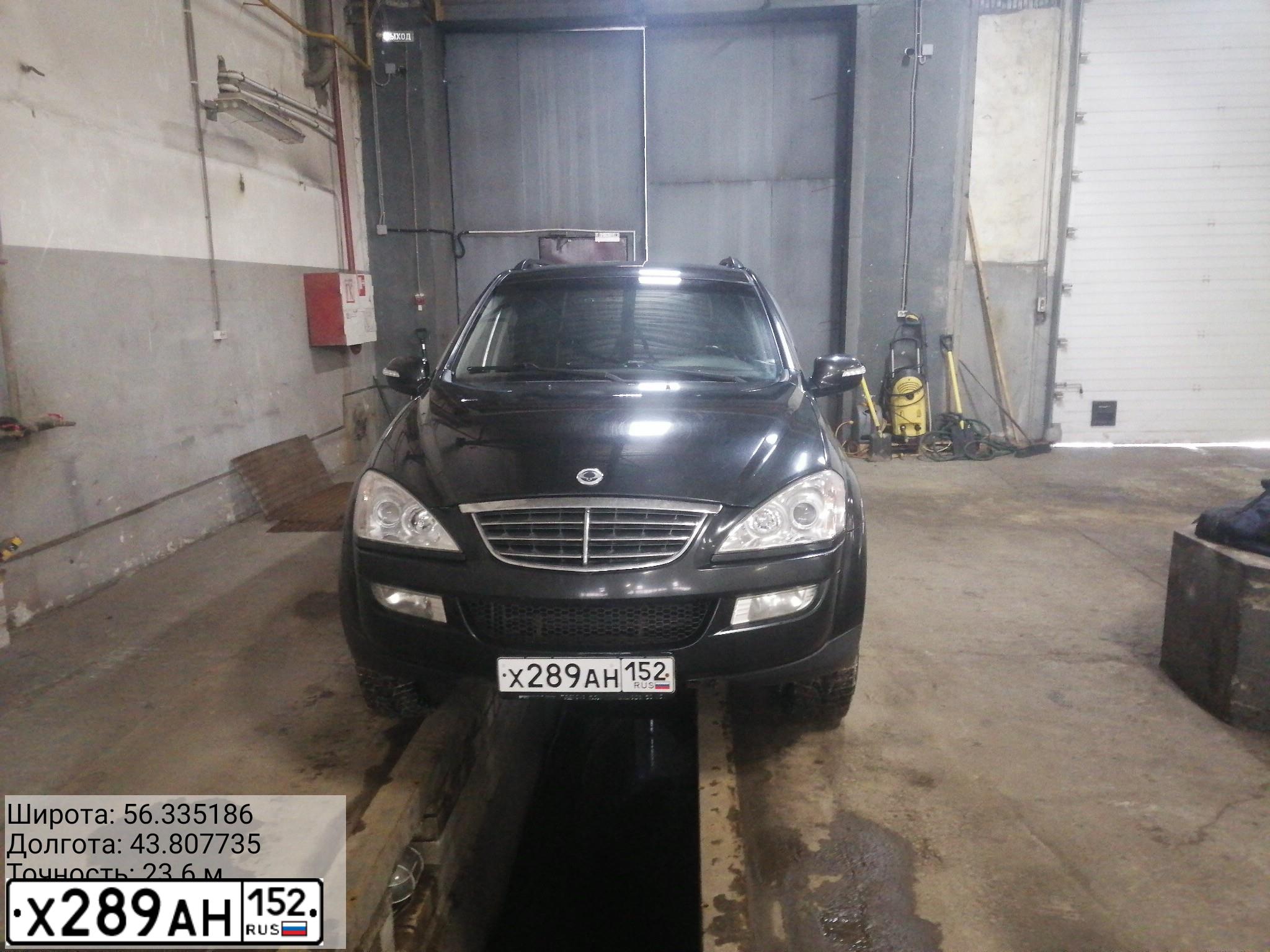Фото автомобиля SSANGYONG KYRON, 2008 — госномер Е630АХ164. Цвет: ЧЕРНЫЙ МЕТАЛЛИК