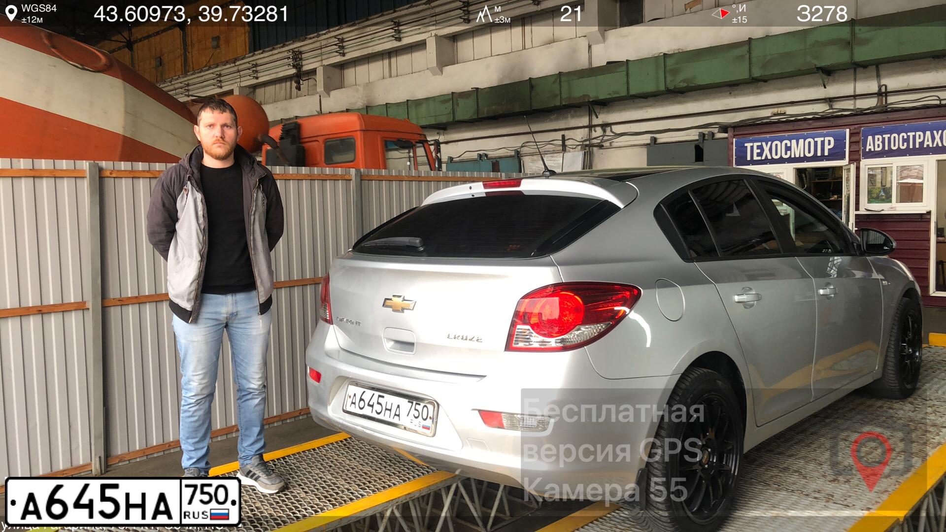 Фото автомобиля BMW SERIE 4, 2017 — госномер О833ЕЕ799. Цвет: ТЕМНО СИНИЙ