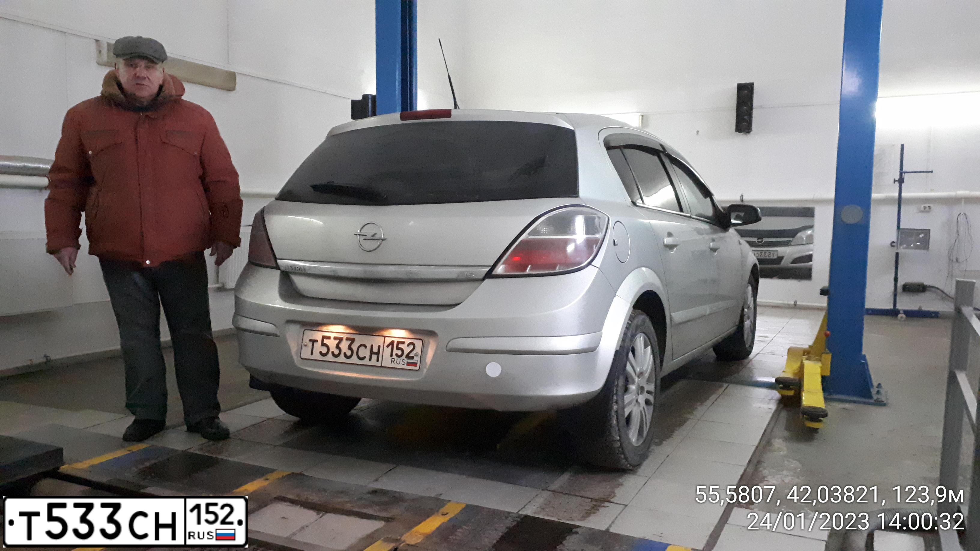Фото автомобиля OPEL ASTRA, 2007 — госномер А222АК250. Цвет: СЕРЕБРИСТЫЙ