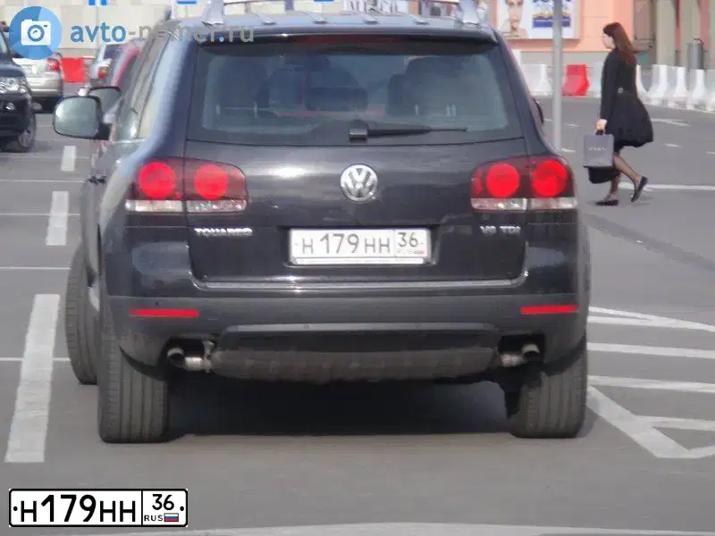 Фото автомобиля VOLKSWAGEN TOUAREG, 2008 — госномер Н179НН36. Цвет: ЧЕРНЫЙ
