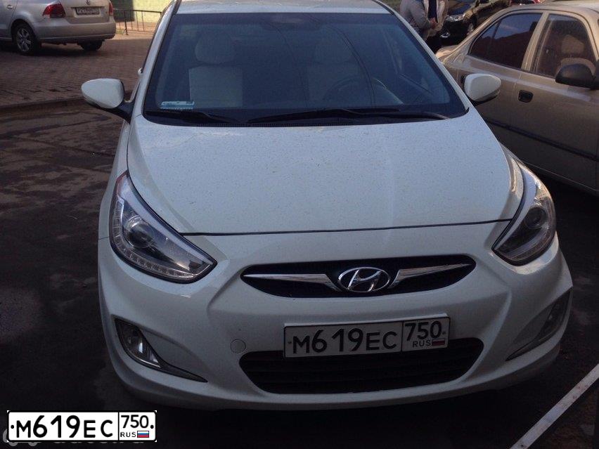 Фото автомобиля HYUNDAI SOLARIS, 2013 — госномер Е469ВТ797. Цвет: Белый