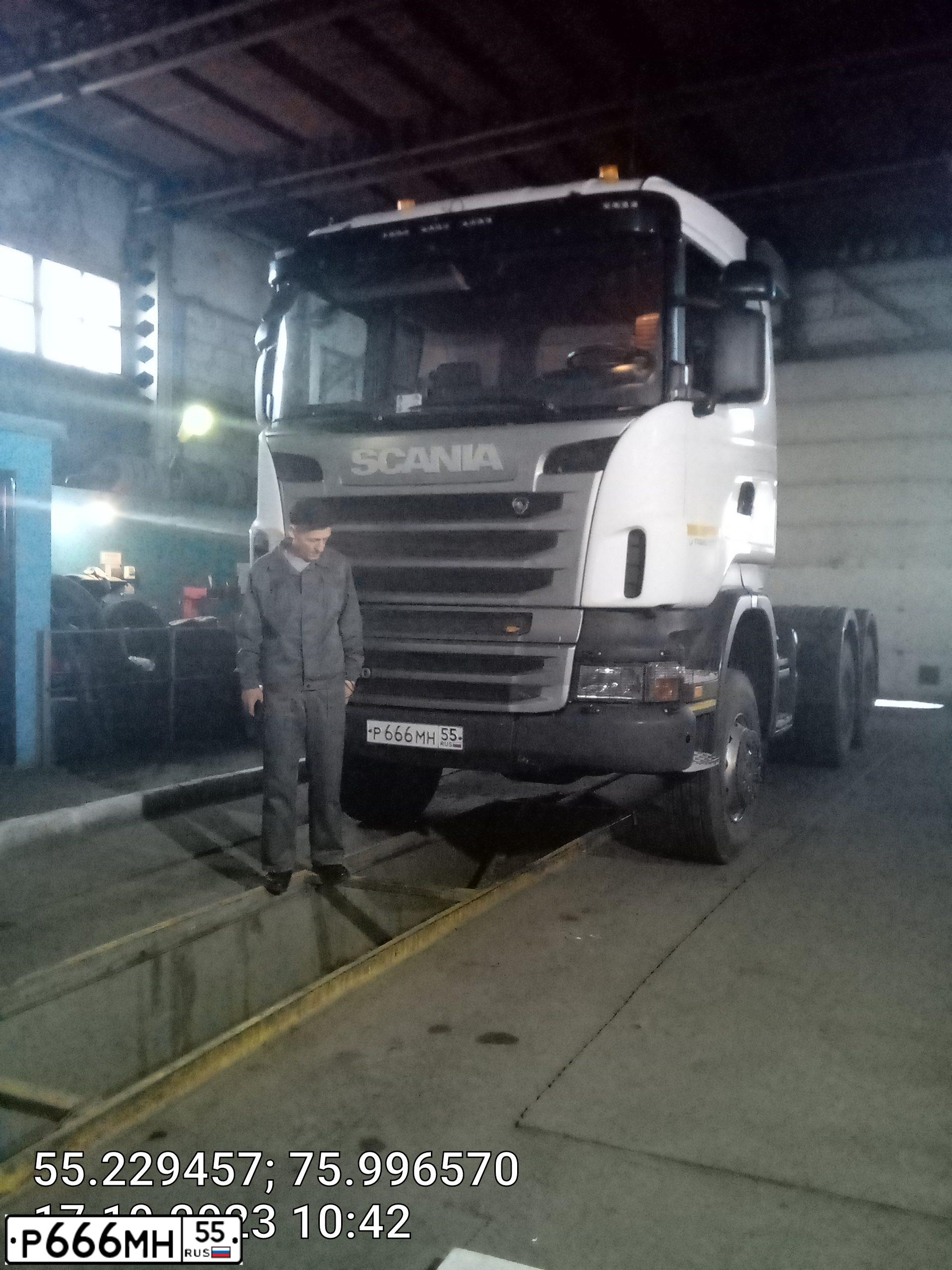 Фото автомобиля SCANIA SERIE R /6X6/, 2010 — госномер Т061НО154. Цвет: БЕЛЫЙ