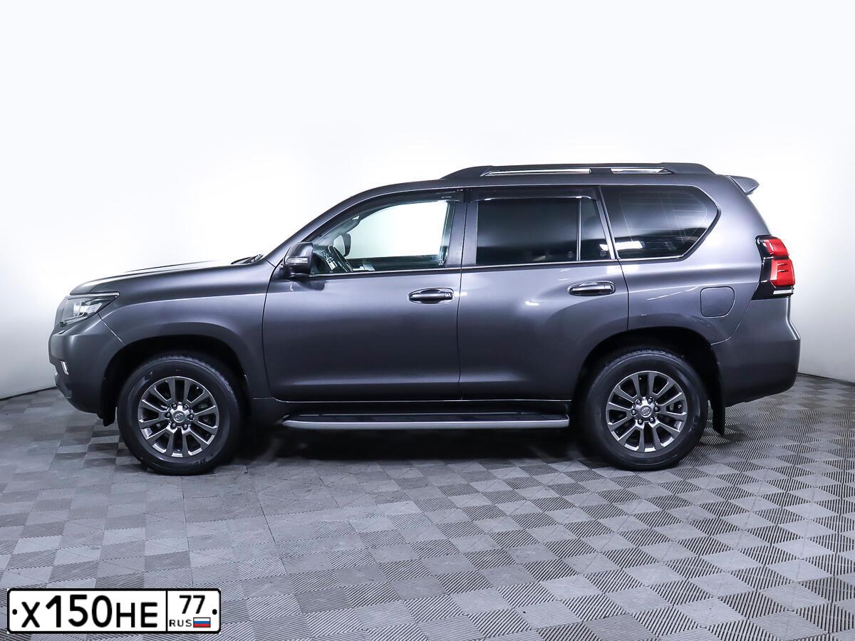 Фото автомобиля TOYOTA LAND CRUISER 150, 2018 — госномер Е284ТК790. Цвет: Серый