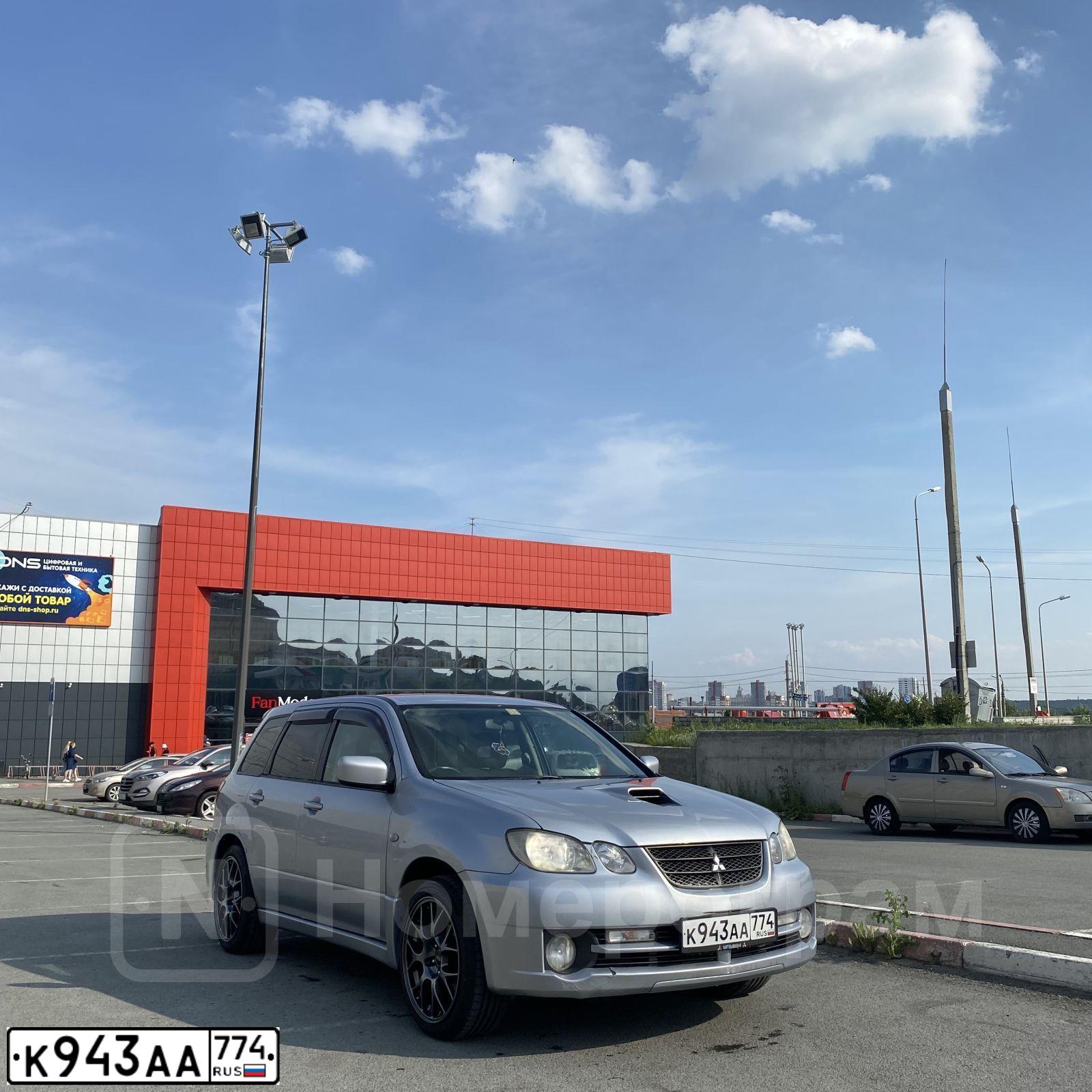 Фото автомобиля MITSUBISHI AIRTREK, 2003 — госномер Е636СН89