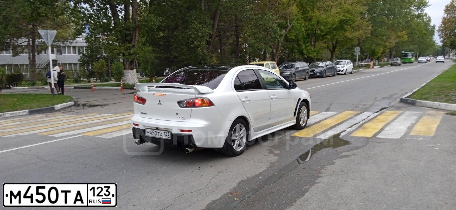 Фото автомобиля MITSUBISHI LANCER, 2012 — госномер М450ТА123. Цвет: СЕРЕБРИСТЫЙ