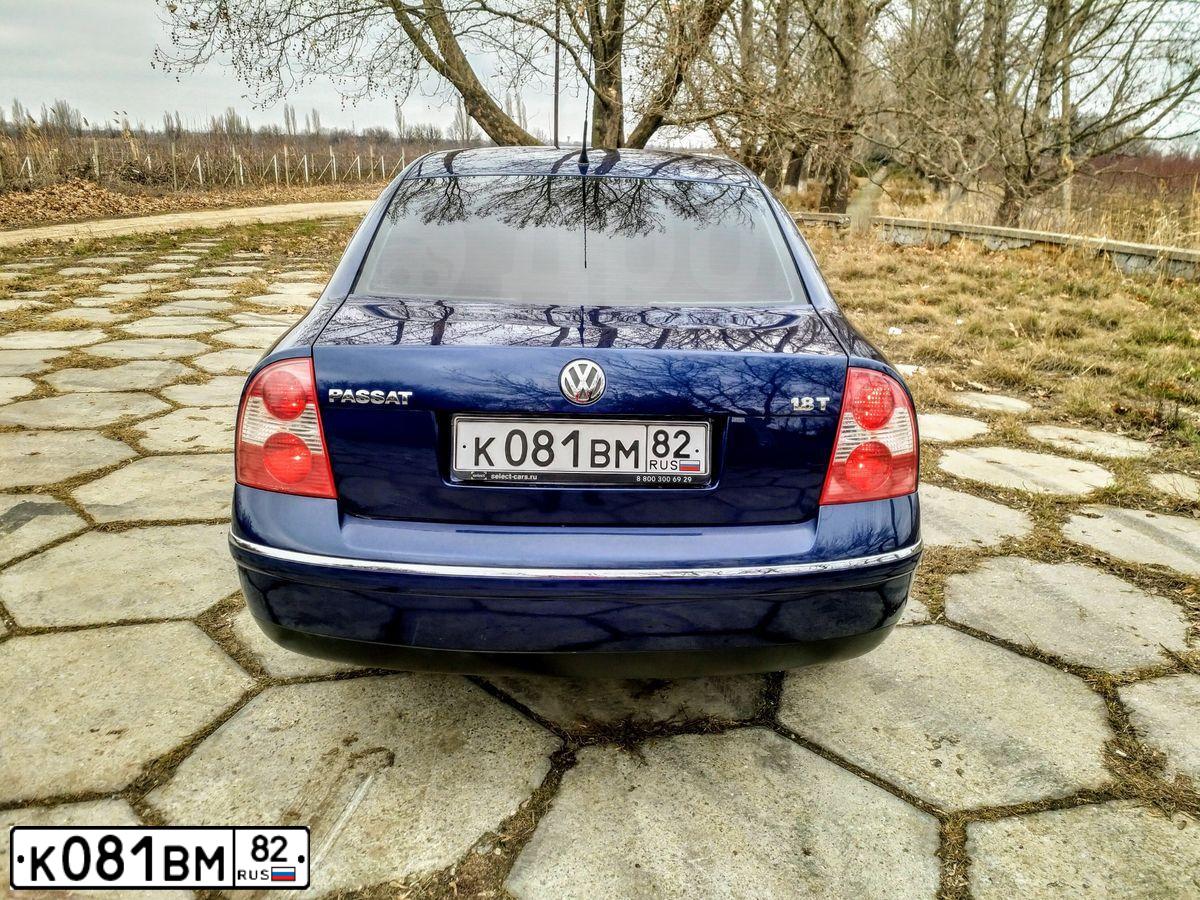 Фото автомобиля VOLKSWAGEN PASSAT, 2004 — госномер В876ХН196. Цвет: Темно-синий
