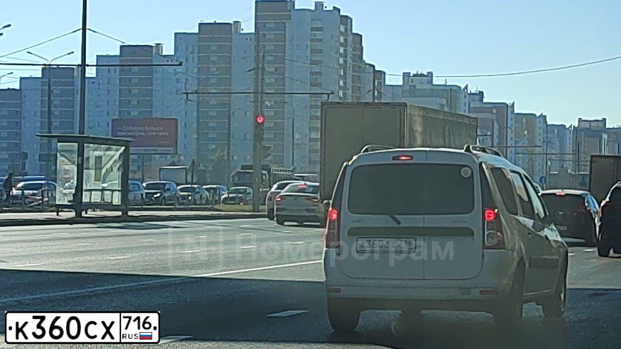 Фото автомобиля RENAULT DUSTER, 2013 — госномер Р813ОК716