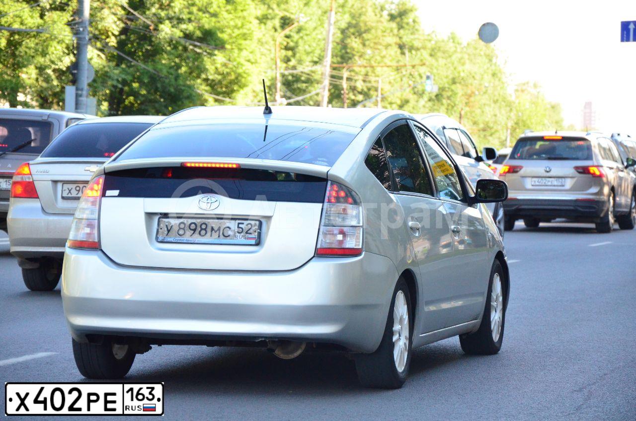 Фото автомобиля TOYOTA RAV4, 2017 — госномер Х402РЕ163. Цвет: БЕЛЫЙ