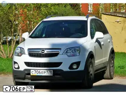 Фото автомобиля OPEL ANTARA, 2014 — госномер С706ЕР178. Цвет: БЕЛЫЙ