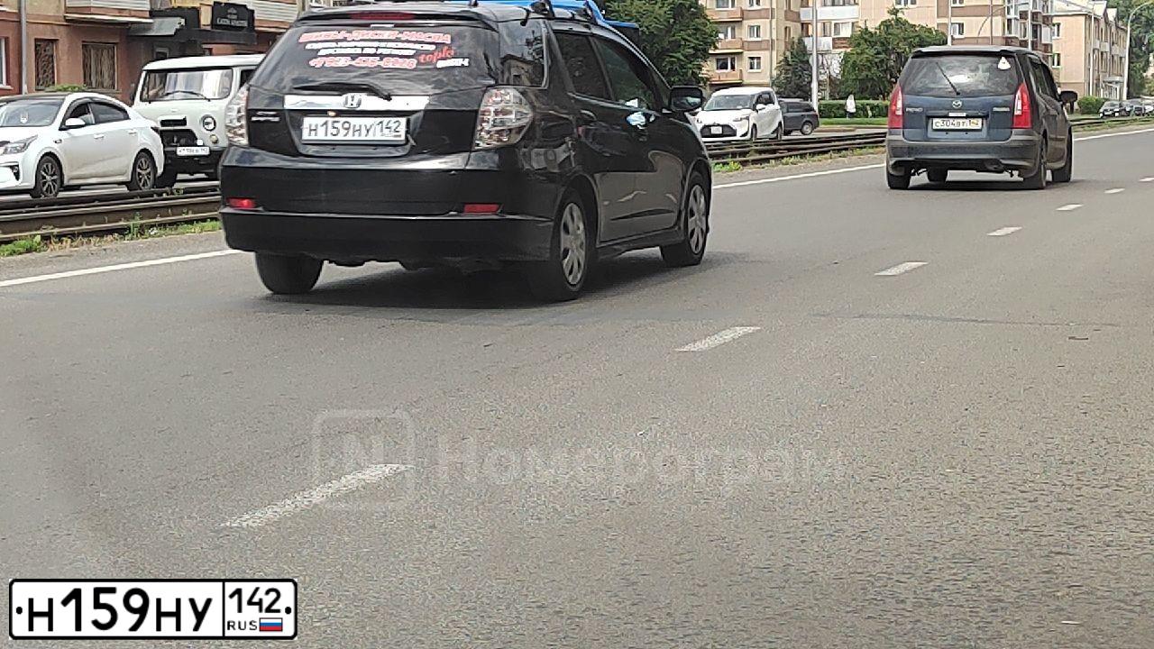 Фото автомобиля HONDA FIT SHUTTLE HONDA FIT SHUTTLE, 2013 — госномер Н159НУ142. Цвет: Черный
