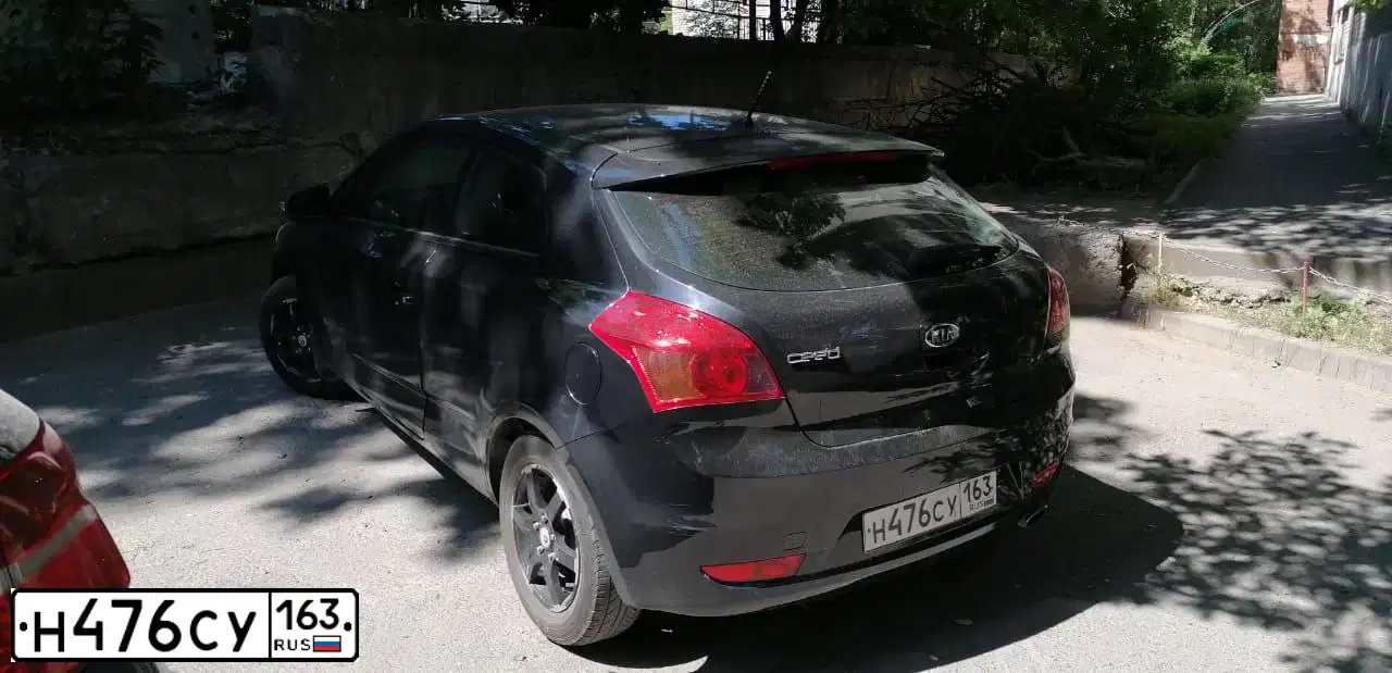 Фото автомобиля KIA CEE'D, 2010 — госномер У336ВС761. Цвет: ЧЕРНЫЙ ПЕРЛАМУТР
