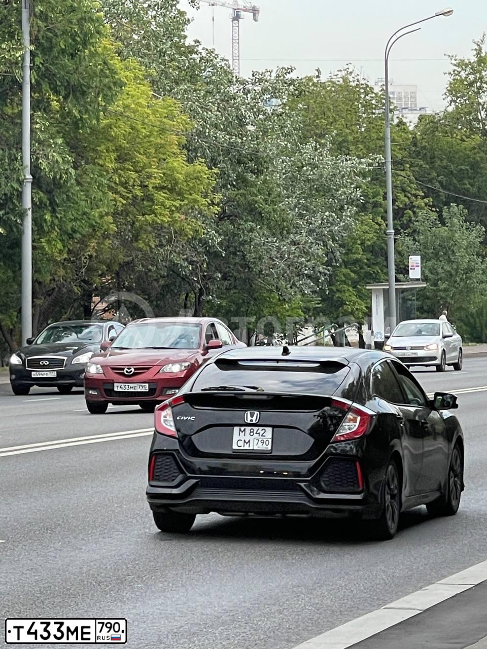 Фото автомобиля MAZDA 3, 2008 — госномер В444ОС199. Цвет: Красный