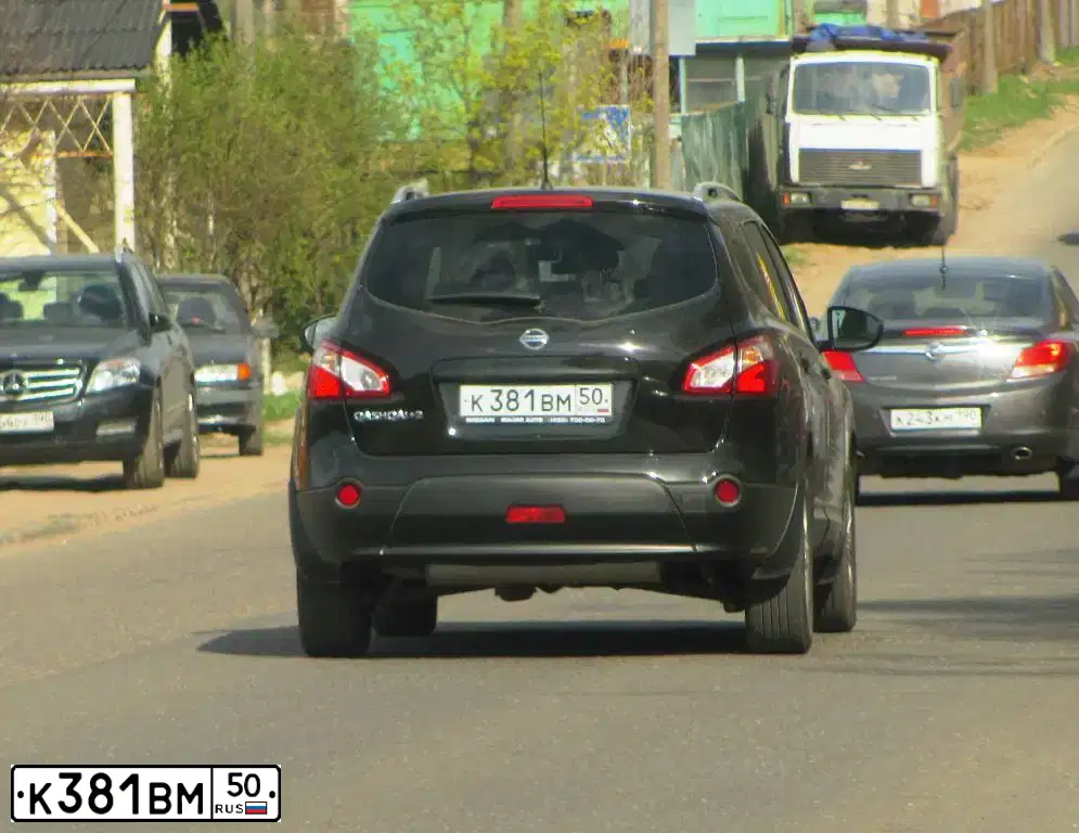 Фото автомобиля NISSAN QASHQAI, 2013 — госномер В610СК750. Цвет: ЧЕРНЫЙ