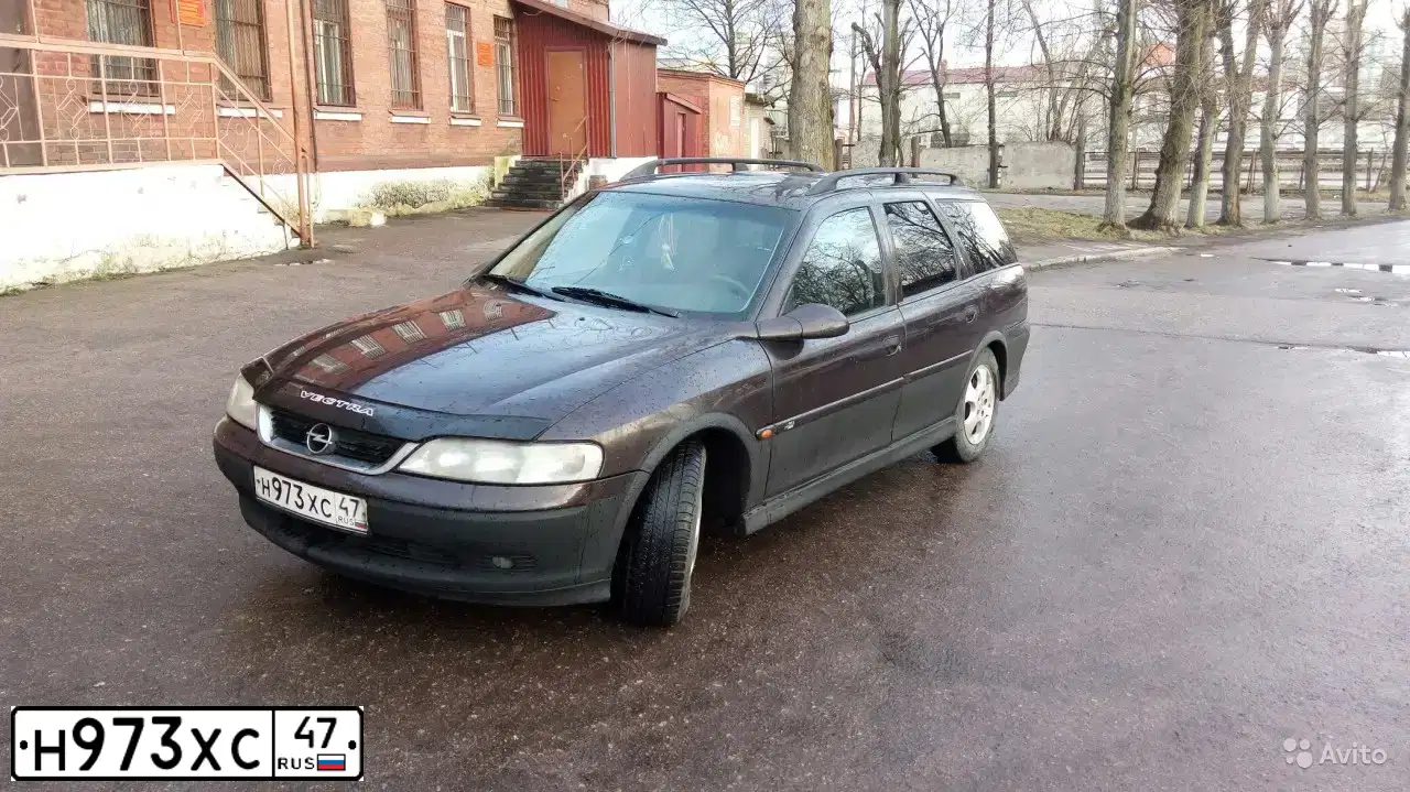 Фото автомобиля OPEL VECTRA, 1999 — госномер О107СХ47. Цвет: ТЕМНО-КОРИЧНЕВЫЙ