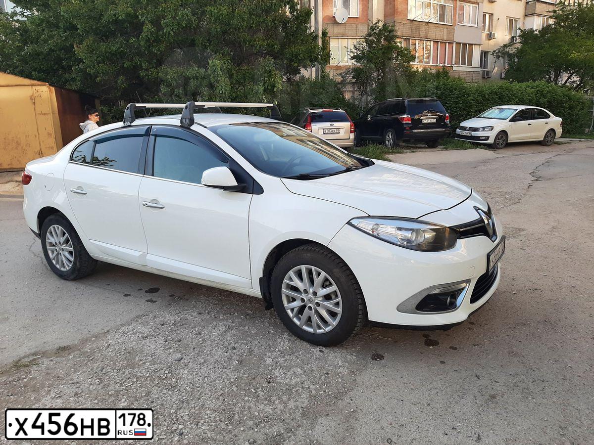 Фото автомобиля RENAULT FLUENCE, 2014 — госномер М458РХ82. Цвет: Белый