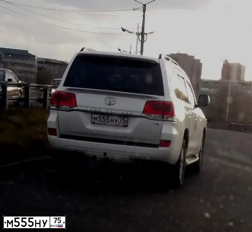 Фото автомобиля TOYOTA LANDCRUISER 200, 2016 — госномер М555НУ75. Цвет: Белый