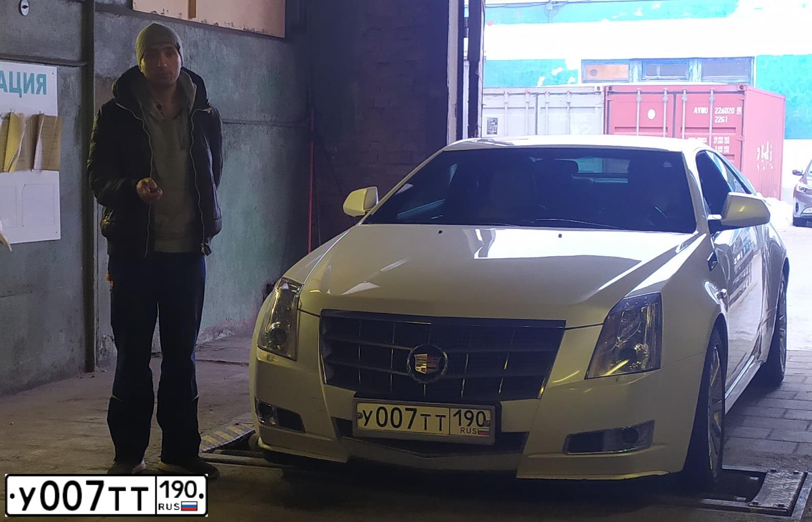 Фото автомобиля CADILLAC CTS, 2011 — госномер О373ОВ197. Цвет: БЕЛЫЙ МЕТАЛЛИК