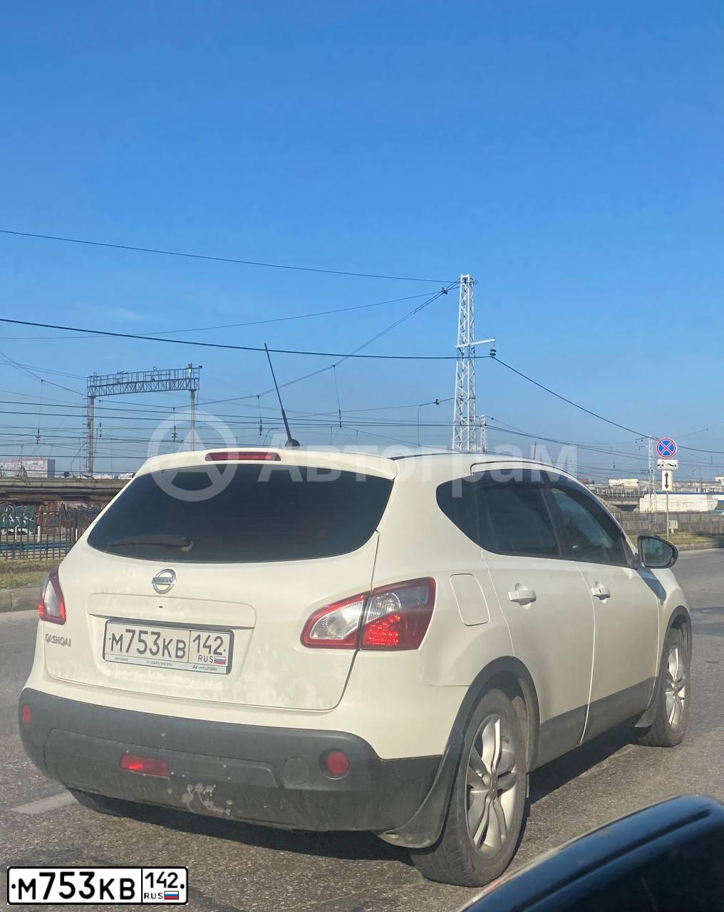 Фото автомобиля NISSAN QASHQAI, 2010 — госномер М753КВ142. Цвет: БЕЛЫЙ