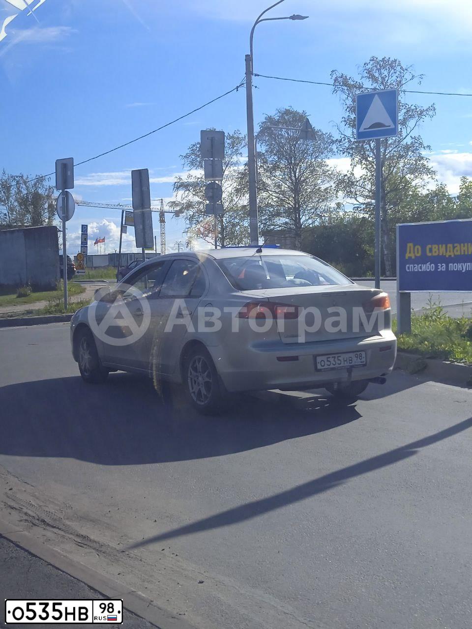 Фото автомобиля FORD FOCUS, 2005 — госномер О535НВ98. Цвет: ЧЕРНЫЙ