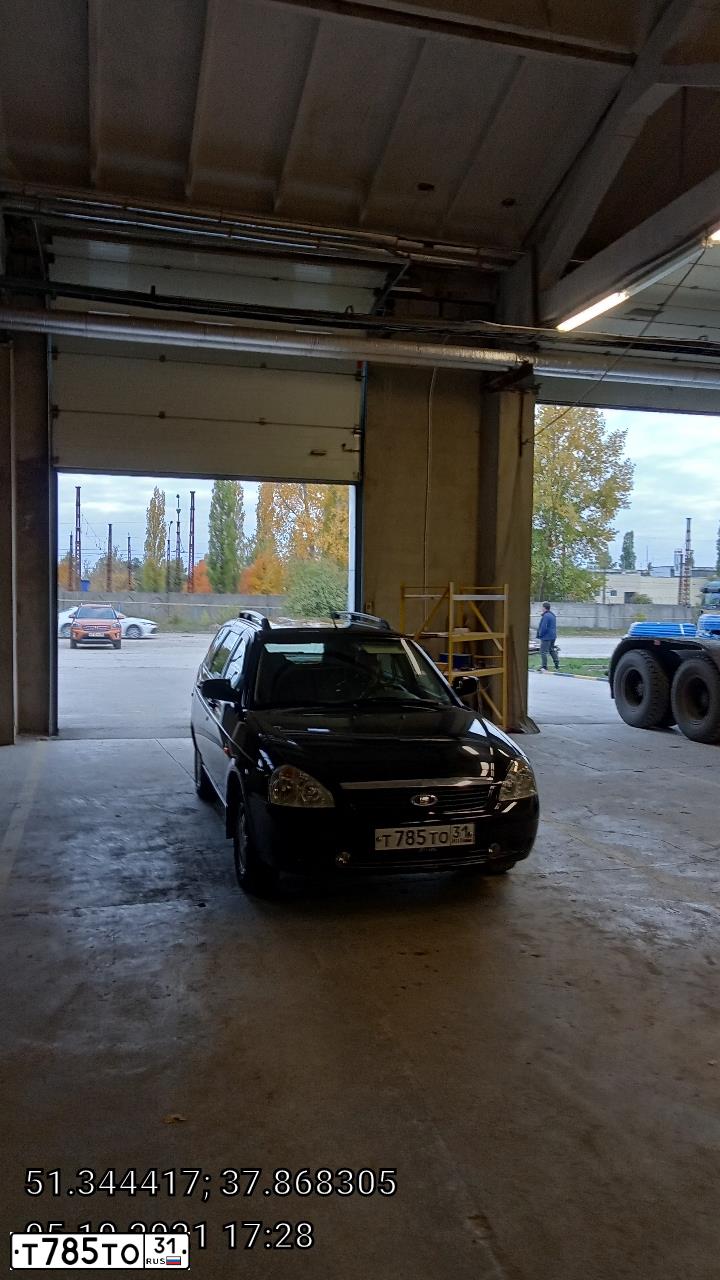 Фото автомобиля LADA 2171 PRIORA, 2011 — госномер А309МВ51. Цвет: Сине-Черный