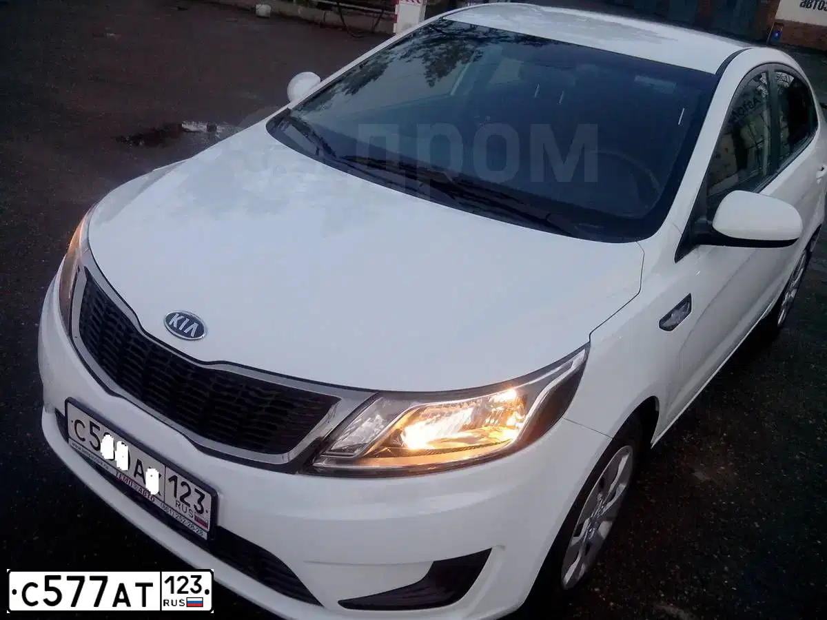 Фото автомобиля MITSUBISHI OUTLANDER, 2011 — госномер В842ОТ123. Цвет: Серый