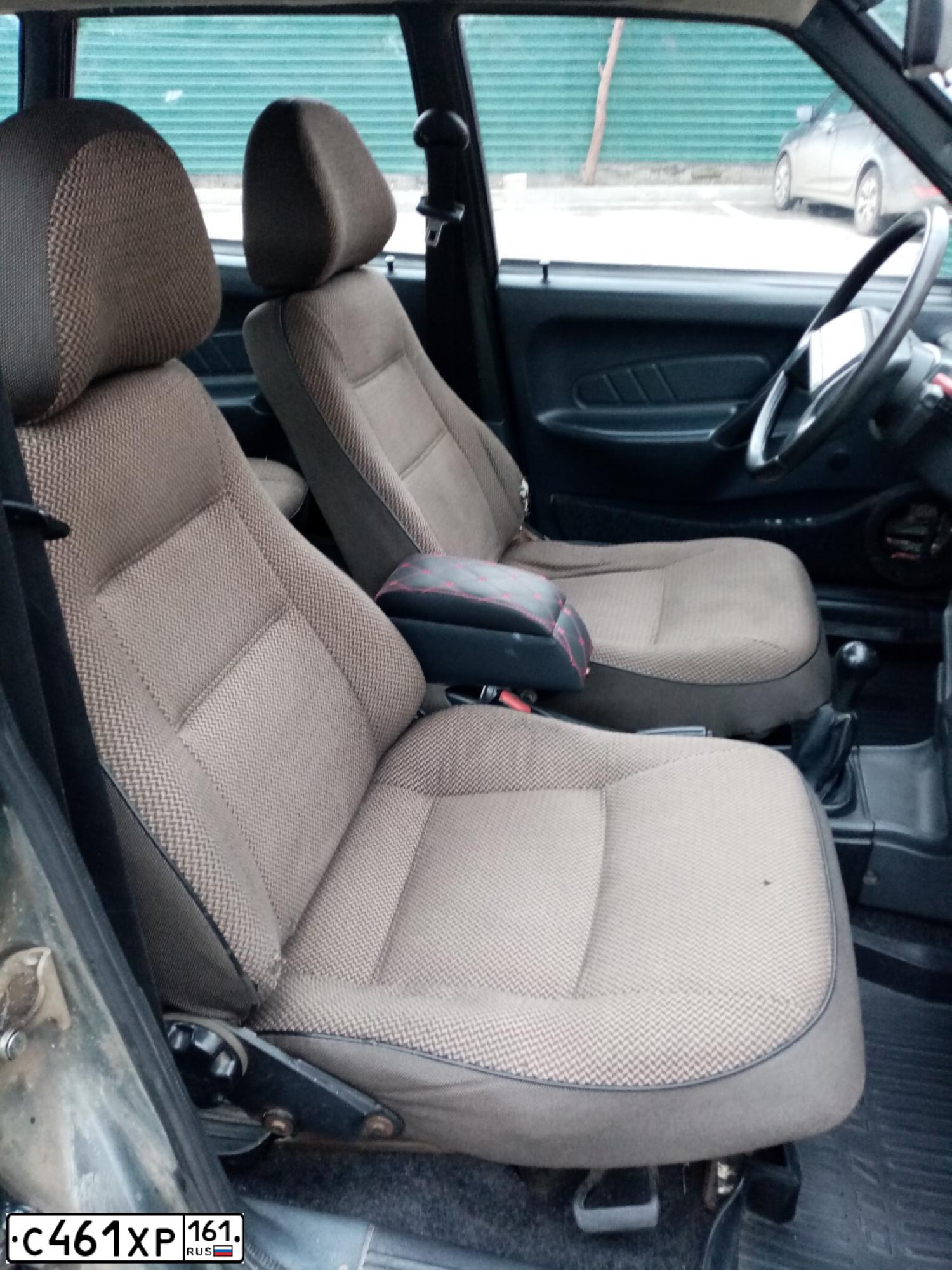 Фото автомобиля LADA 2114 SAMARA, 2005 — госномер С461ХР161. Цвет: СРЕДНИЙ СЕРО-ЗЕЛЕН МЕТ.