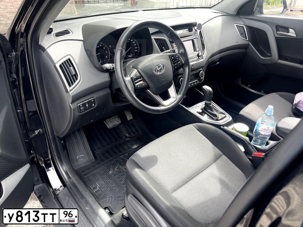 Фото автомобиля HYUNDAI CRETA, 2017 — госномер У813ТТ96. Цвет: ЧЕРНЫЙ