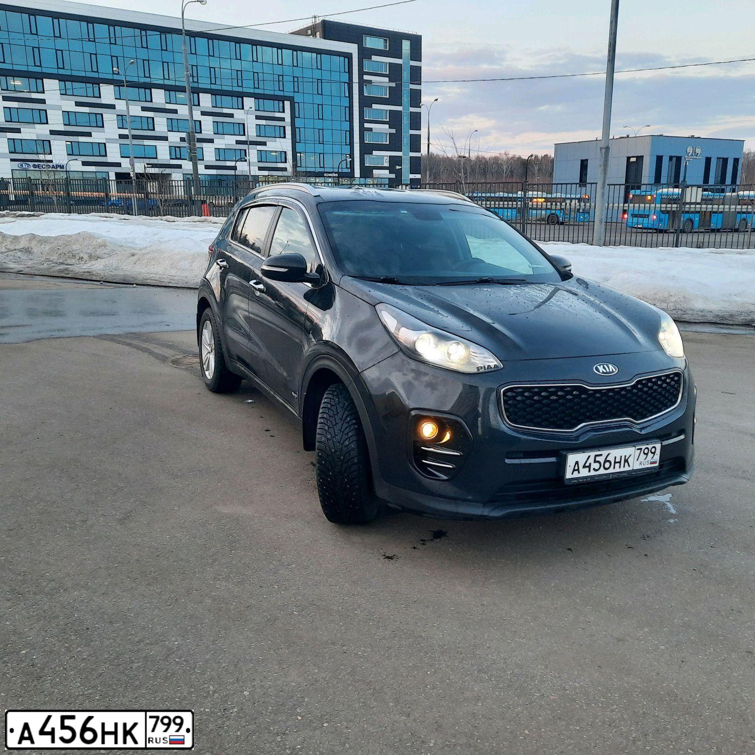 Фото автомобиля KIA SPORTAGE, 2016 — госномер К364МА180. Цвет: ЧЕРНЫЙ ПЕРЛАМУТР