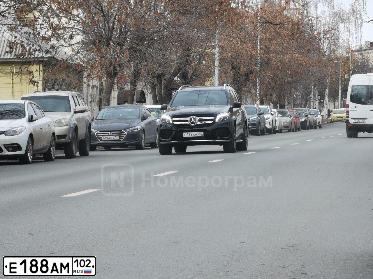 Фото автомобиля MERCEDES C-KLASSE, 2006 — госномер Е188АМ102. Цвет: ЧЕРНЫЙ