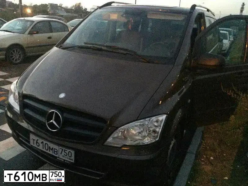 Фото автомобиля MERCEDES VITO, 2013 — госномер Т610МВ750. Цвет: КОРИЧНЕВЫЙ