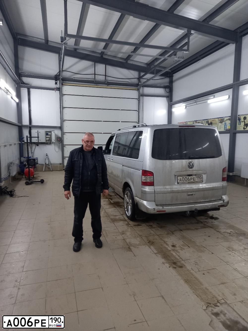 Фото автомобиля LADA 2106, 1996 — госномер А006РЕ190. Цвет: ЧЕРНЫЙ